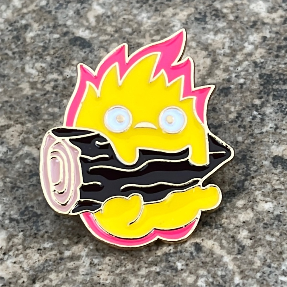 Calcifer fire on‎ log Anime brooch lapel pin backpack pin